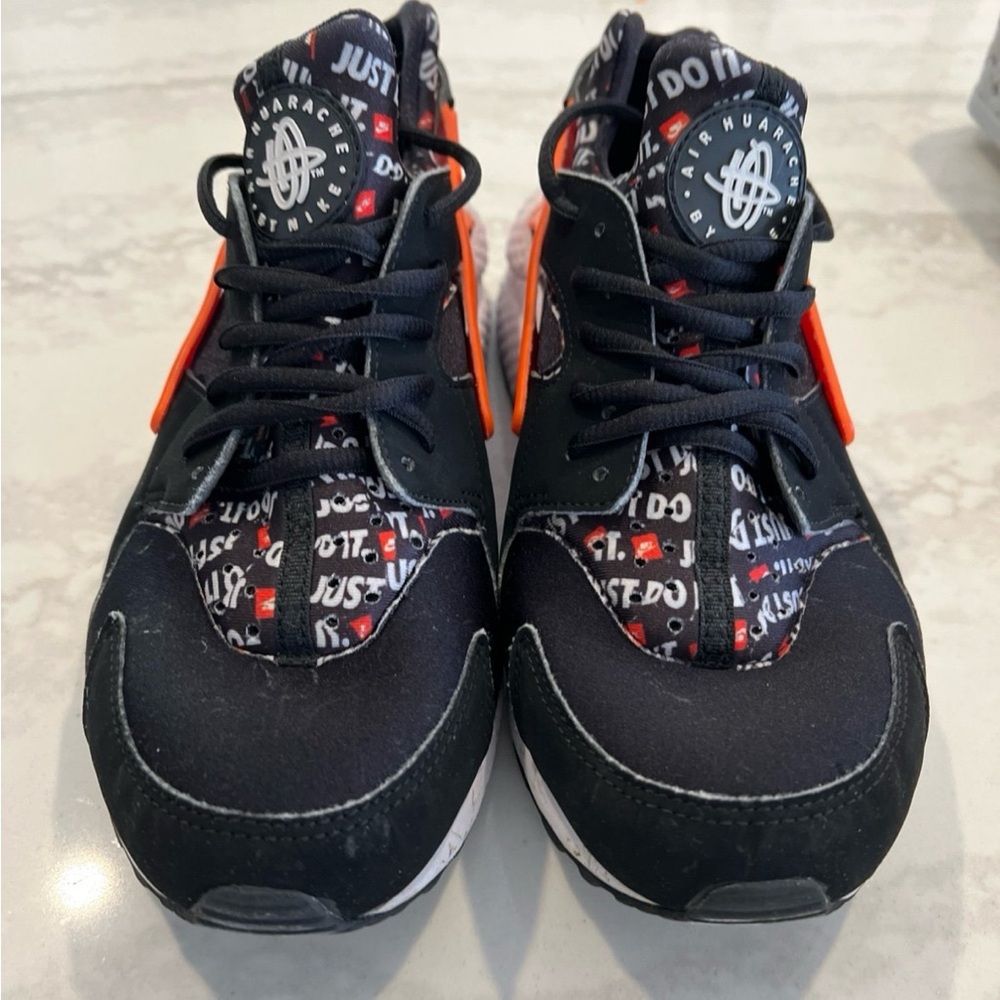 Nike Air Huarache Women’s Sneakers